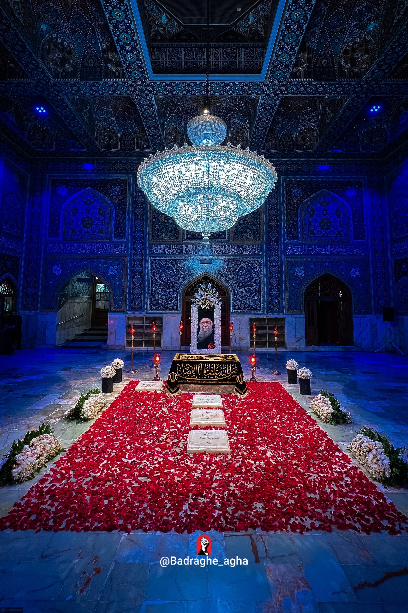 مزار رهبر شهید