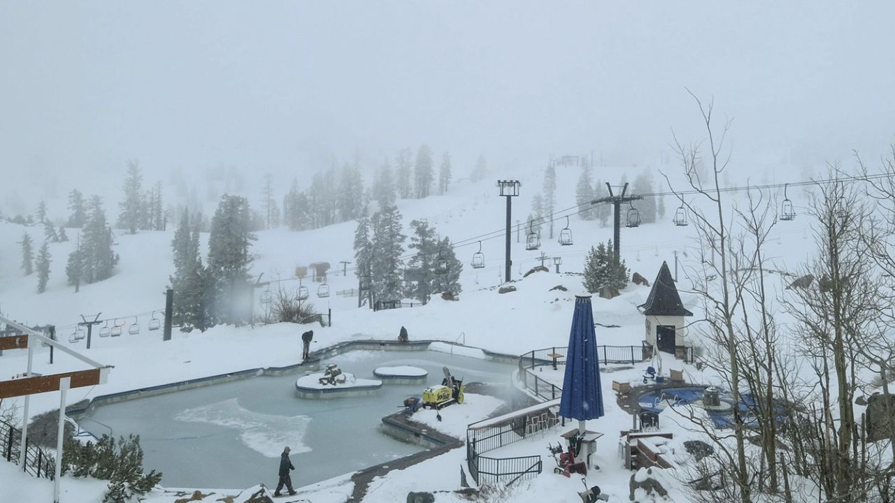 بارش برف بهاری بخش‌هایی از کلرادوی آمریکا را سفیدپوش کرد.