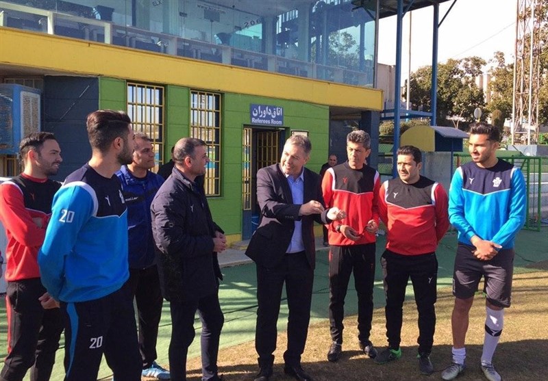 اسکوچیچ در تمرین پیکان