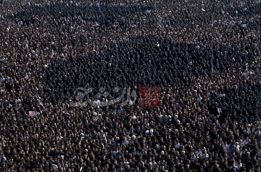 تصاویر کمتر دیده شده از مراسم تشییع تاریخی امام خمینی