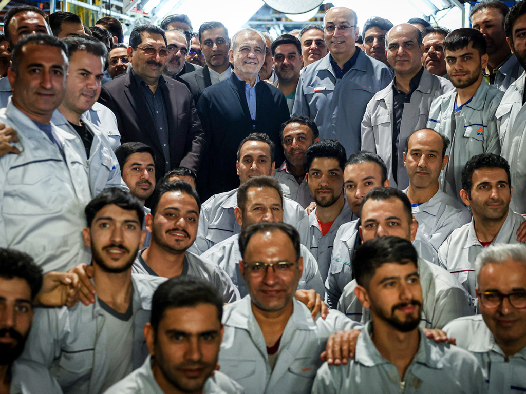 بازدید پزشکیان از خودروسازی
