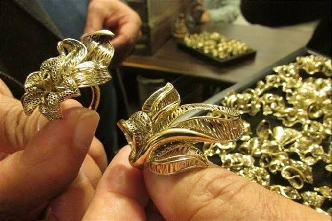 قیمت طلای دست دوم امروز شنبه ۲ آبان ۱۴۰۵ / طلای ۱۸ عیار به کانال ۲۵ میلیون تومان سقوط کرد