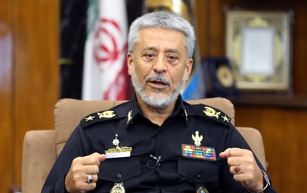 دریادار سیاری: تنگه هرمز بسته است