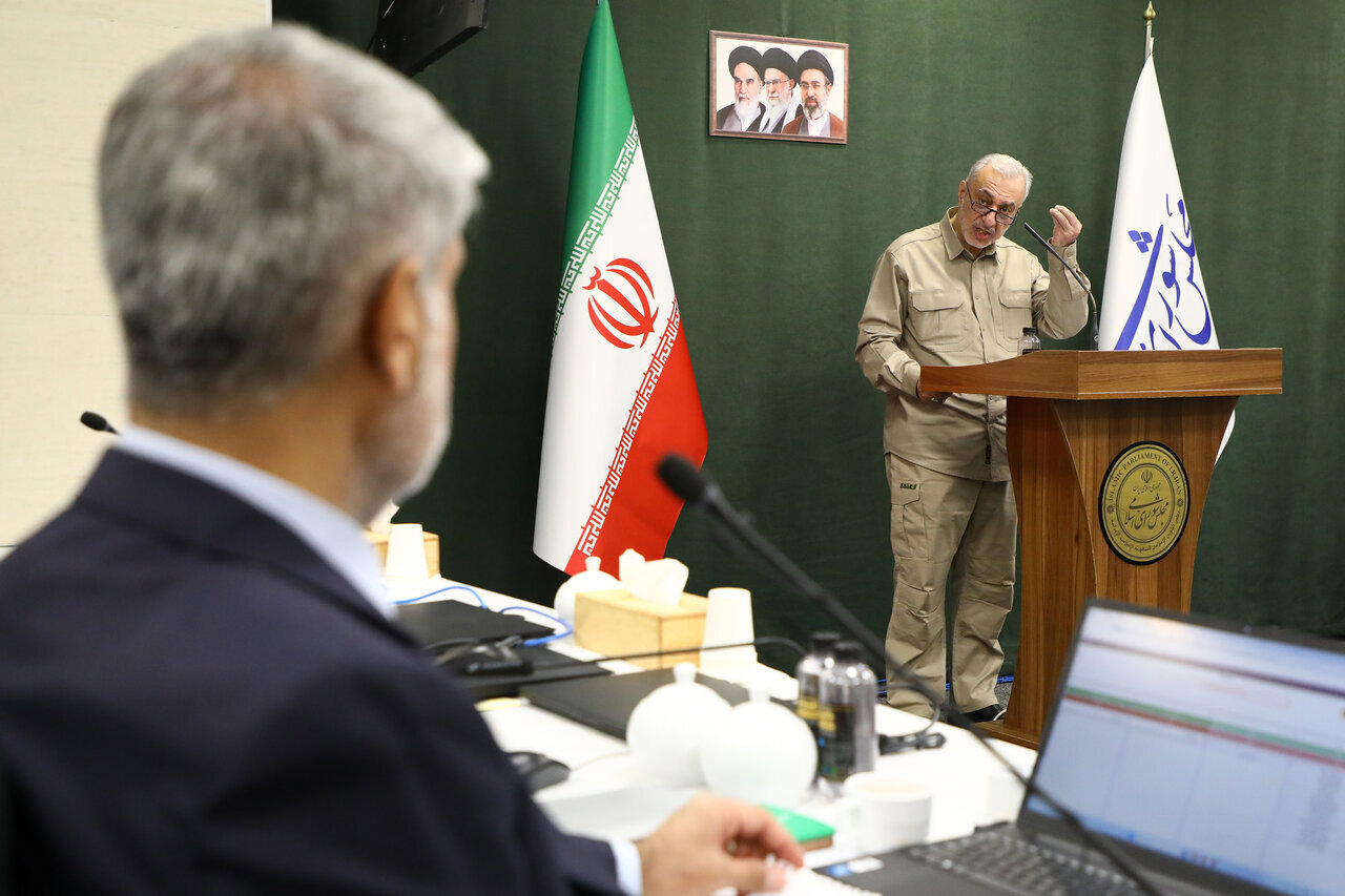 تصاویری از دومین نشست ویژه مجلس با وزیر پیشنهادی دفاع1