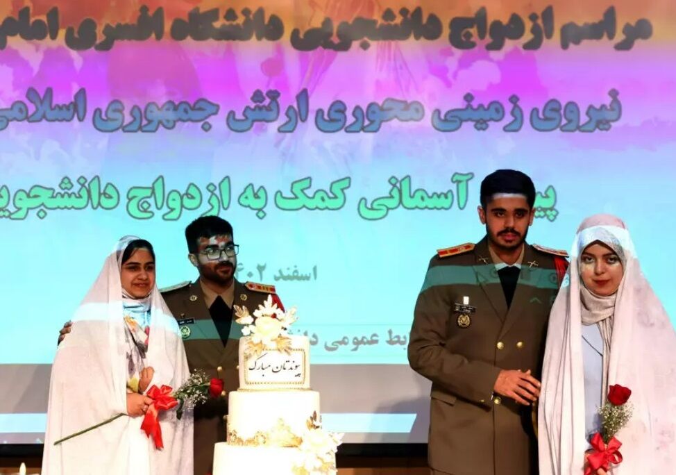 دامادهایی که با لباس نظامی پای سفره عقد رفتند+عکس