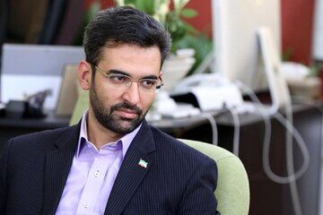 واکنش آذری جهرمی به گزارش کمیسیون مجلس درباره کیفیت اینترنت