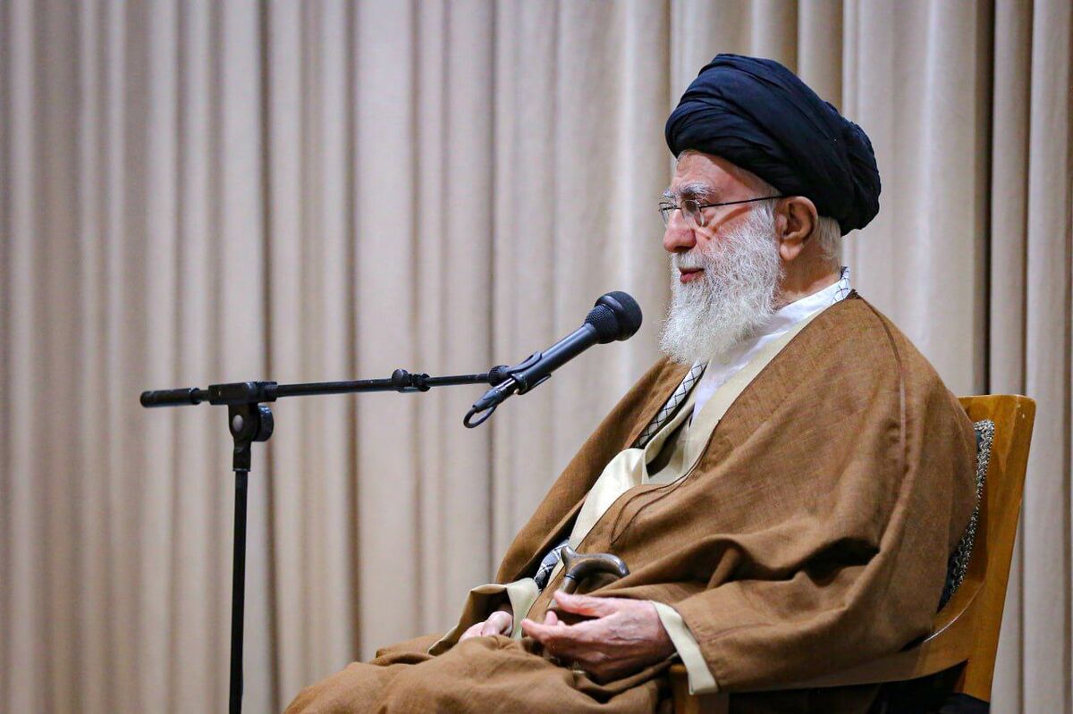 تصاویری از حضور رهبر انقلاب در نمایشگاه دستاوردهای نیروی هوافضای سپاه پاسداران