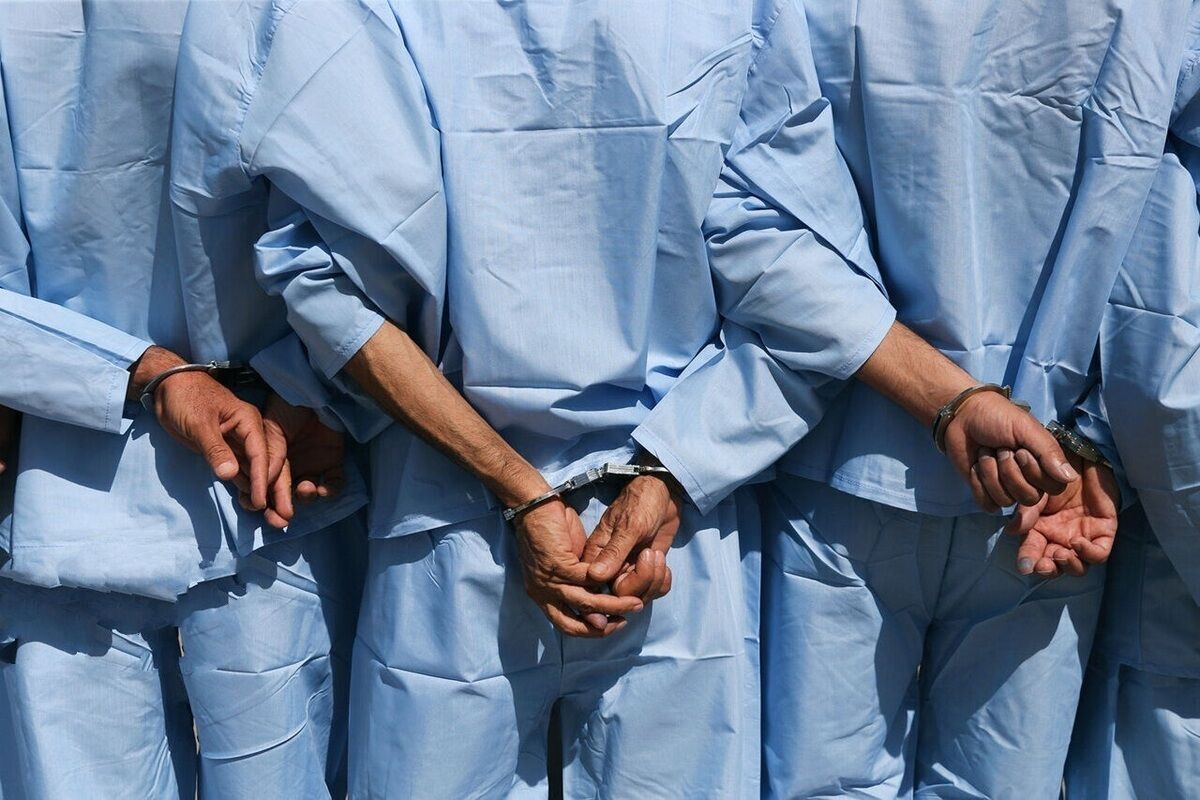 پنج سارق مسلح به دلیل دزدی سریالی از خانه‌ها به محاربه متهم شدند