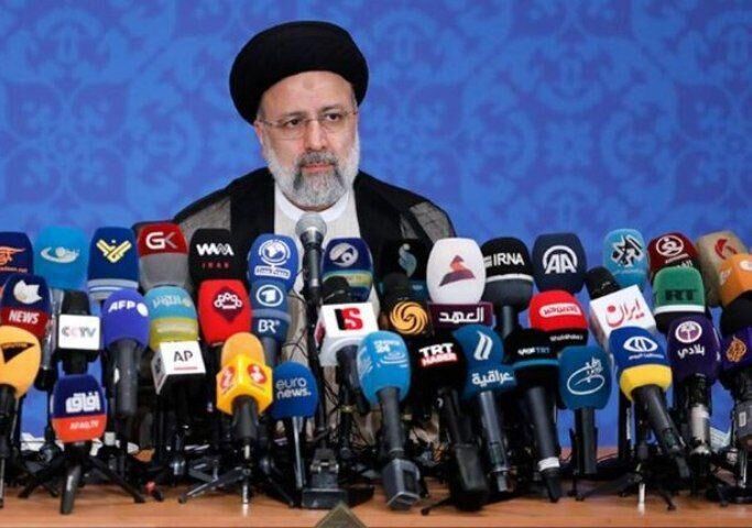 مثل برخی دولت‌ها منتظر تغییر نگاه بیگانگان نباشیم/ مدیریت میدانی با مدیریت کارتابلی تفاوت زیادی دارد