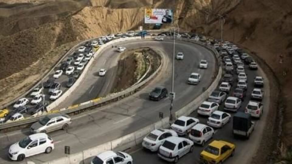آخرین وضعیت راههای کشور؛ ترافیک در محورهای شمالی سنگین است