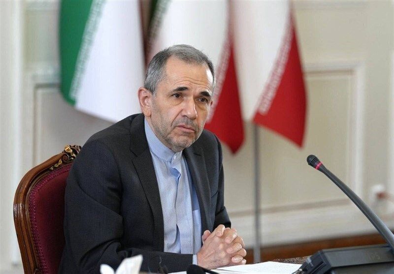تخت‌روانچی: ایران به کشتی برخی کشور‌ها اجازه عبور از تنگه هرمز داده است/ مین گذاری ایران در تنگه هرمز واقعیت ندارد