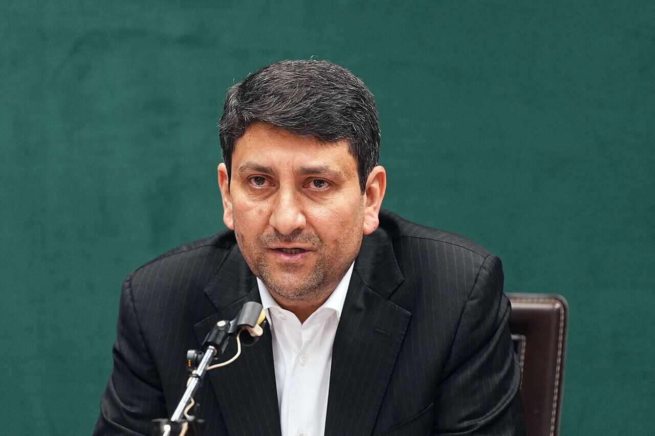 وزیر ارتباطات: ادعای افزایش روزافزون تعرفه‌های اینترنتی منطبق بر واقعیت نیست / در جنگ رمضان ۵۰۰ سایت ارتباطی کشور مورد اصابت دشمن قرار گرفته و تخریب شد / کاهش ۳۰ درصدی درآمد در حوزه سیار و ۵۰ درصدی در حوزه ثابت با قطعی اینترنت