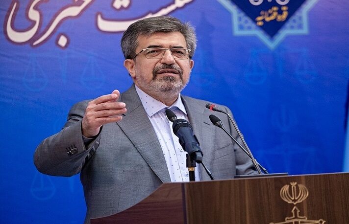 کشف حجاب جرم درجه هشت محسوب می‌شود 