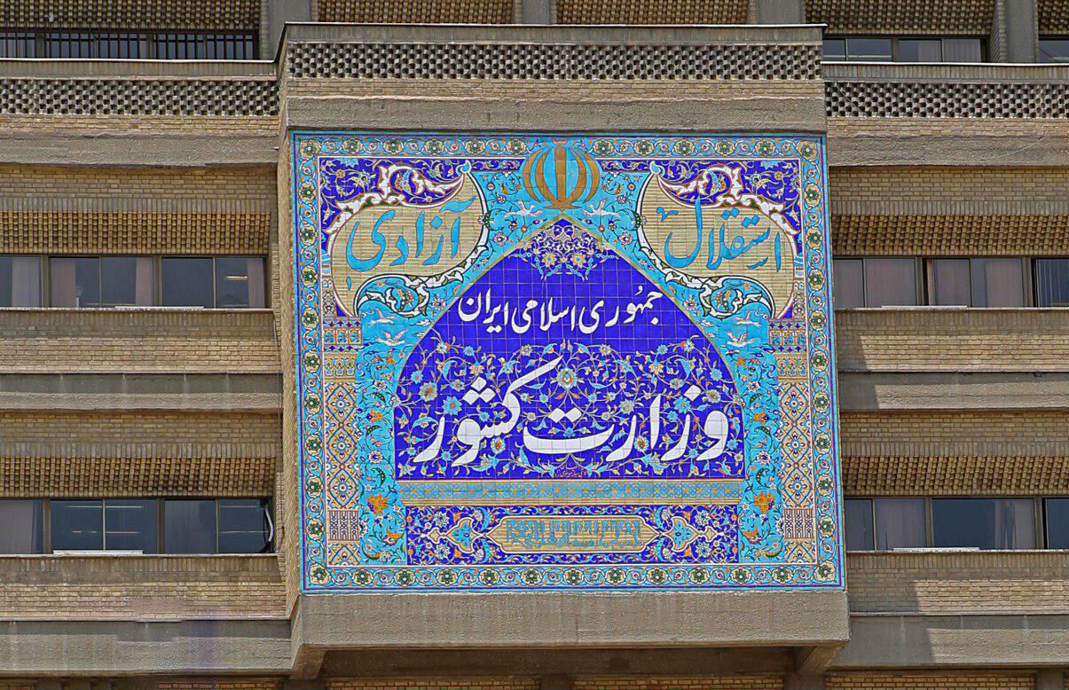 سنگ‌اندازی شخصی در وزارت کشور از ورود اتوبوس برقی چینی به کشور