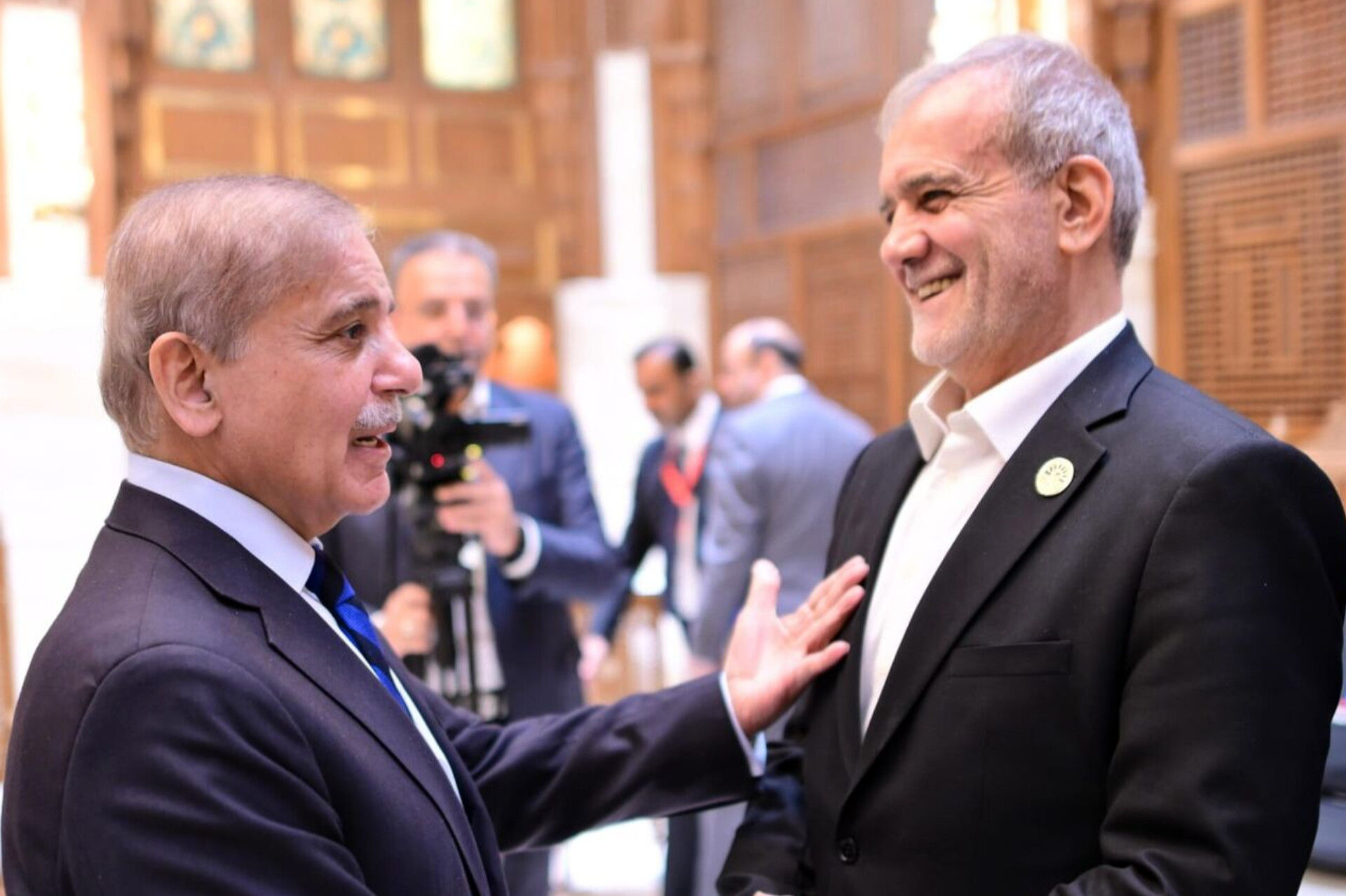 ايران،پاكستان،پزشكيان،صلح،امضاي،پيمان،تماس،توافق