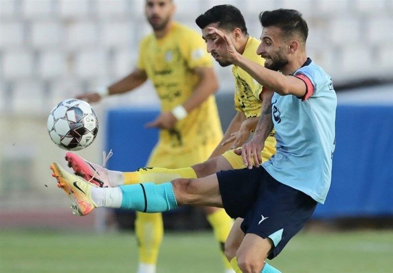 یک استقلالی بازی با پرسپولیس را از دست داد