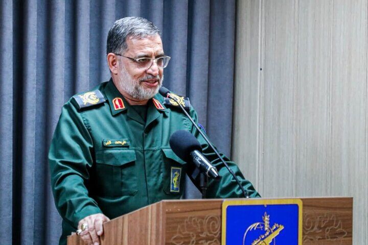 سردار نائینی: شگفتانه‌هایی برای دشمن داریم/ تولید موشک در جنگ هم ادامه دارد