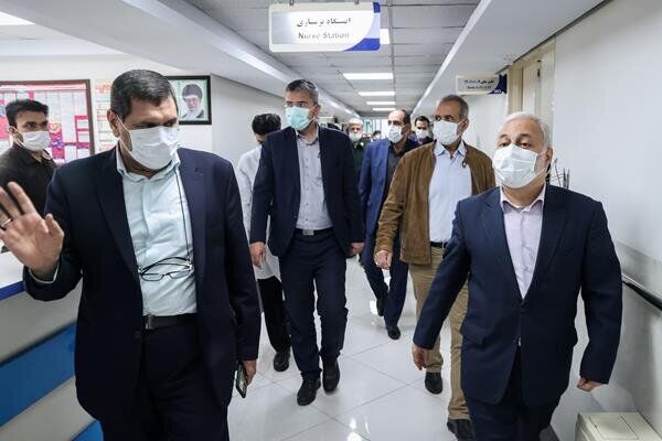 نمایندگان مجلس از تعدادی از مجروحان نیروی انتظامی عیادت کردند