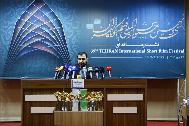 تعطیلی جشنواره فیلم کوتاه ننگ بزرگی است؛ زیر بار آن نمی‌روم