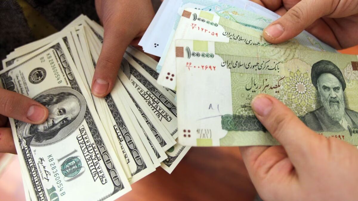 اعتراض روزنامه دولت به رسانه‌هایی که «دلارزدایی» را غیرممکن می‌دانند