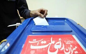 تصاویری از برخی مقامات کشوری و لشکری هنگام حضور پای صندوق رای + عکس