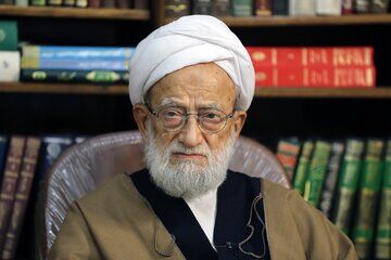 تصاویری از مراسم تشییع آیت‌الله امامی‌کاشانی؛ حضور فرزند رهبرانقلاب و لاریجانی