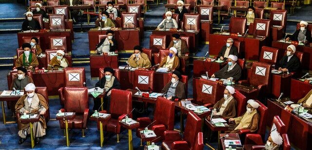 رقابتی‌ترین و غیررقابتی‌ترین انتخابات مجلس خبرگان رهبری در کدام دوره‌ها بود؟+جدول