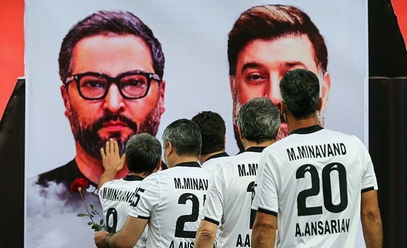 غلط املایی عجیب در بنر مراسم سالگرد مرحوم مهرداد میناوند! + عکس