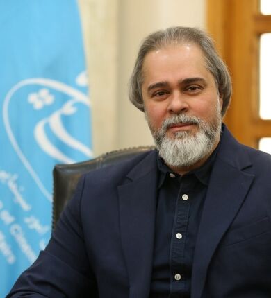 رائد فریدزاده،: بازگشت به خانه امثال اصغر فرهادی نیازی به کارت دعوت ندارد 
