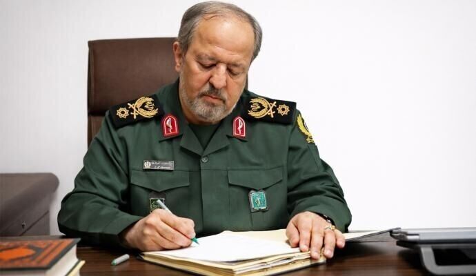 سرپرست وزارت دفاع: نیرو‌های مسلح شکستی تاریخی به دشمن تحمیل کردند/ تقویت گفت‌و‌گو و همفکری میان کشور‌های اسلامی، مهم‌ترین اولویت جهان اسلام است