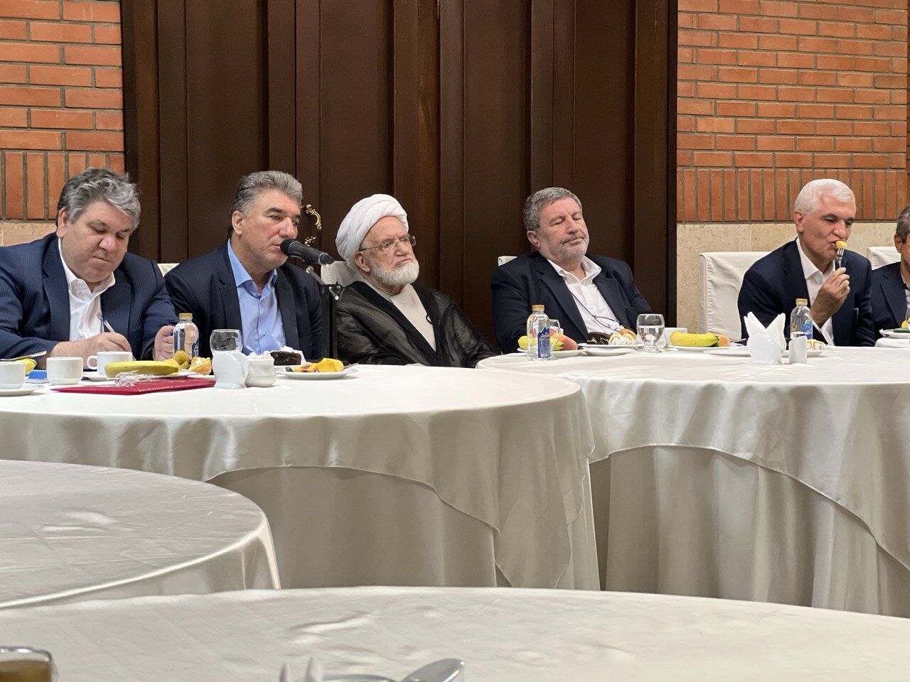 برگزاری نخستین جلسه شورای مرکزی حزب اعتماد ملی  با حضور مهدی کروبی پس از ۱۶سال