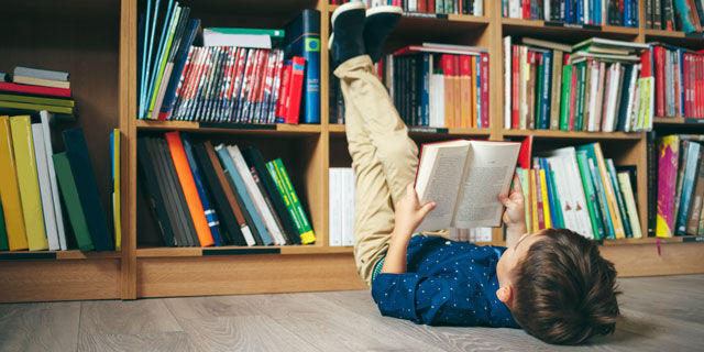 چرا باید عادت کتابخوانی را در خود تقویت کنیم؟