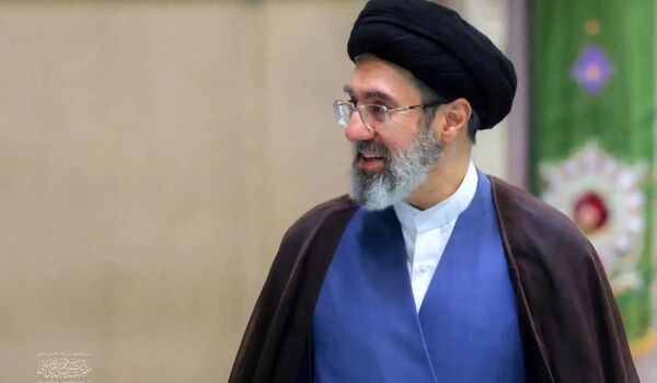رهبر انقلاب: نماز، پشتوانه جهاد و فتح و ظفر در میدان مبارزه امروز ملت ایران است