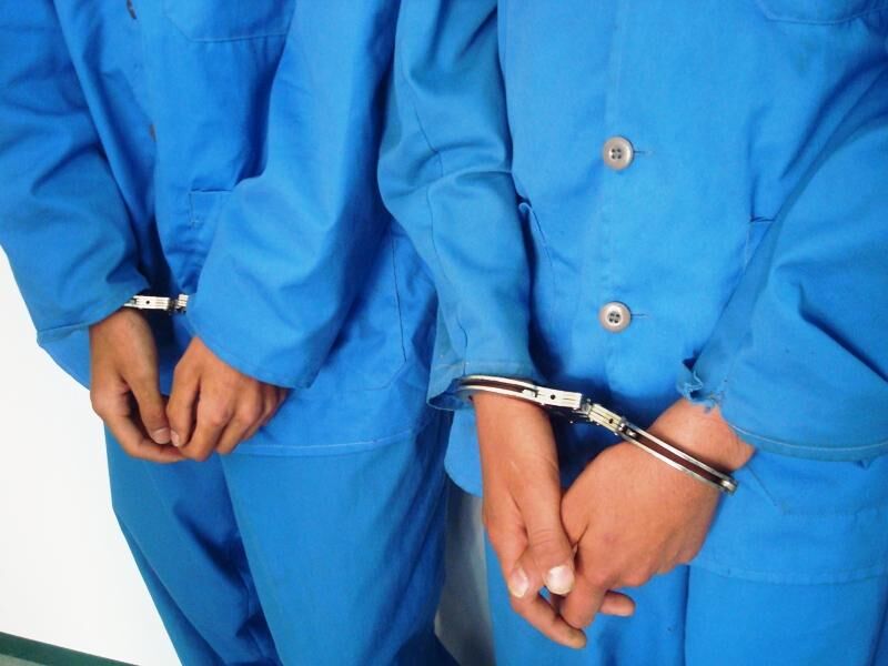 پدر و پسر قاتل به دام افتادند