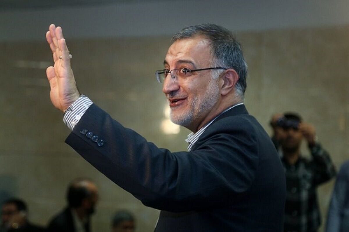 خوشحال نشوید آقای زاکانی نمی رود!