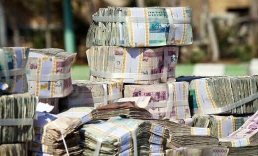 با ادامه وضعیت فغلی، نقدینگی بزودی از مرز ۵۰۰۰ هزار میلیارد تومان هم عبور می‌کند