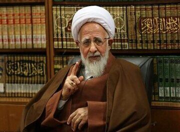 نه‌تنها مواظب باشید که تندروی و کندروی نکنید، بلکه مواظب باشید از جامعه جدا نشوید