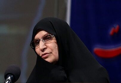 گرد پیری بر چهره دختر امام خمینی (ره) + عکس