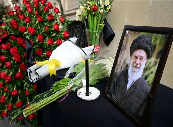 فرمانده سپاه تهران: در مراسم تشییع رهبر شهید امکان ورود کوله پشتی، ساک و اجسام حجیم در مصلی وجود ندارد/ محل استقرار پیکر‌های شهدا از تمام نقاط مصلی قابل مشاهده است/ هیچ خودرویی تا یک و نیم کیلومتر از مرکز مصلی حق تردد ندارد/ وداع تا ساعت ۲۰ ادامه دارد