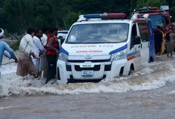 شمار تلفات سیل‌های ناگهانی در پاکستان به ۱۱۰ تن رسید