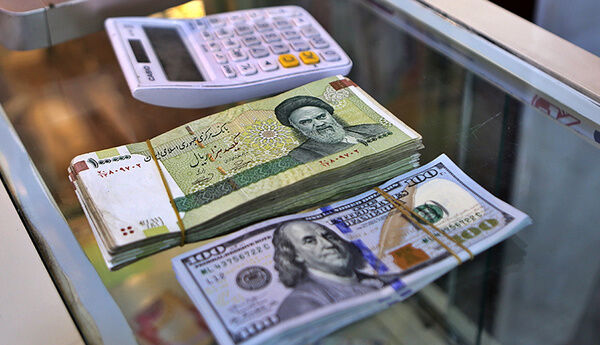 فعلا جایگزین مناسبی برای دلار وجود ندارد