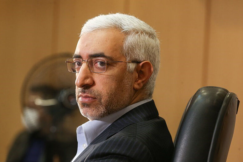 خودروسازها به کارخانه پول‌سوزی تبدیل شده بودند