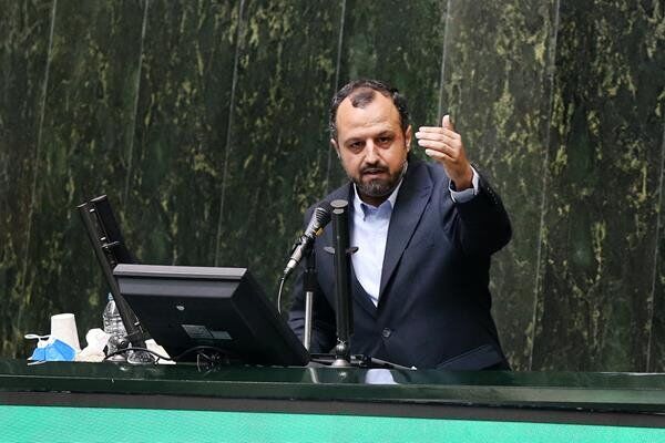 خاندوزی: در دهه ۸۰ اقتصاد ایران از دست رفت / دولت، خواهان تصویب سریع مالیات بر عایدی سرمایه است