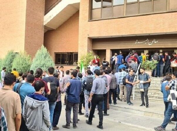 دانشگاه شریف دانشجویان معترض را ممنوع‌الورود کرد