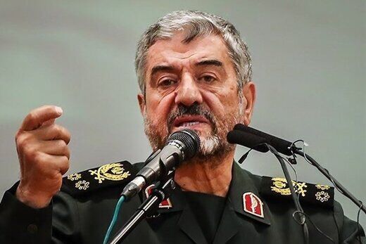 سطح رفاه و زندگی در ایران از بسیاری از کشورهای پیرو نظام سرمایه‌داری در غرب بیشتر است