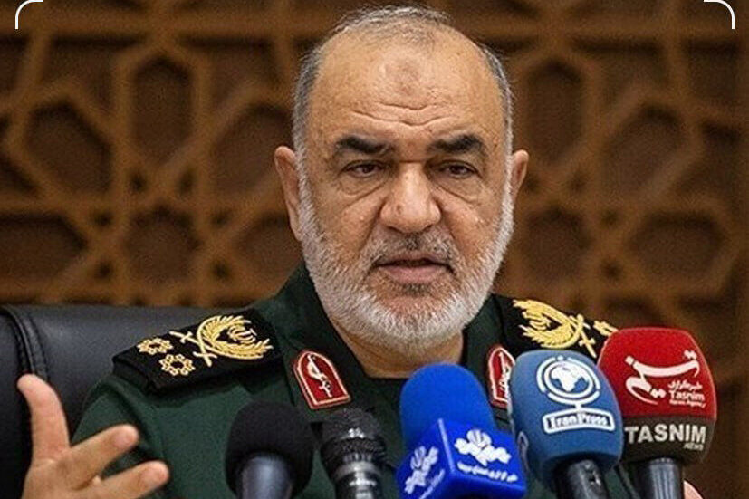بسیجیان وقتی به مردم خدمت می‌کنند از آنان نمی‌پرسند انقلابی هستید یا غیرانقلابی