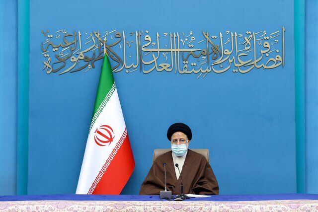 شاید برخی درباره حجاب نظر متفاوتی دارند، اما پایبندی به قانون، یک اصل است