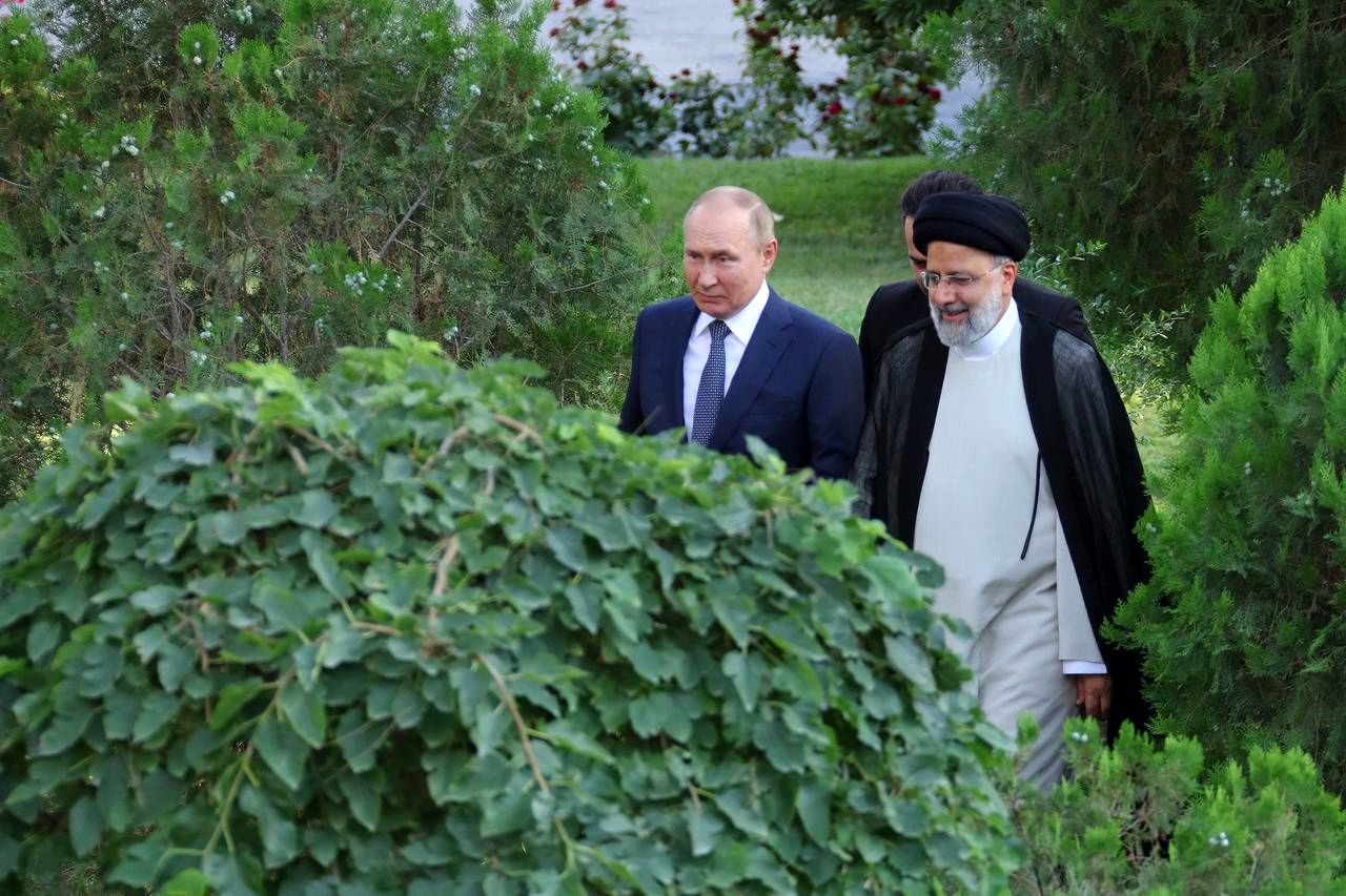 ایران برای مقابله با انزوا به روسیه پناه برده است 