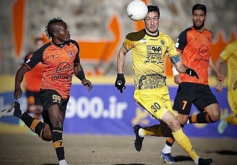 قلم قرمز روی ستاره سابق استقلال و پرسپولیس