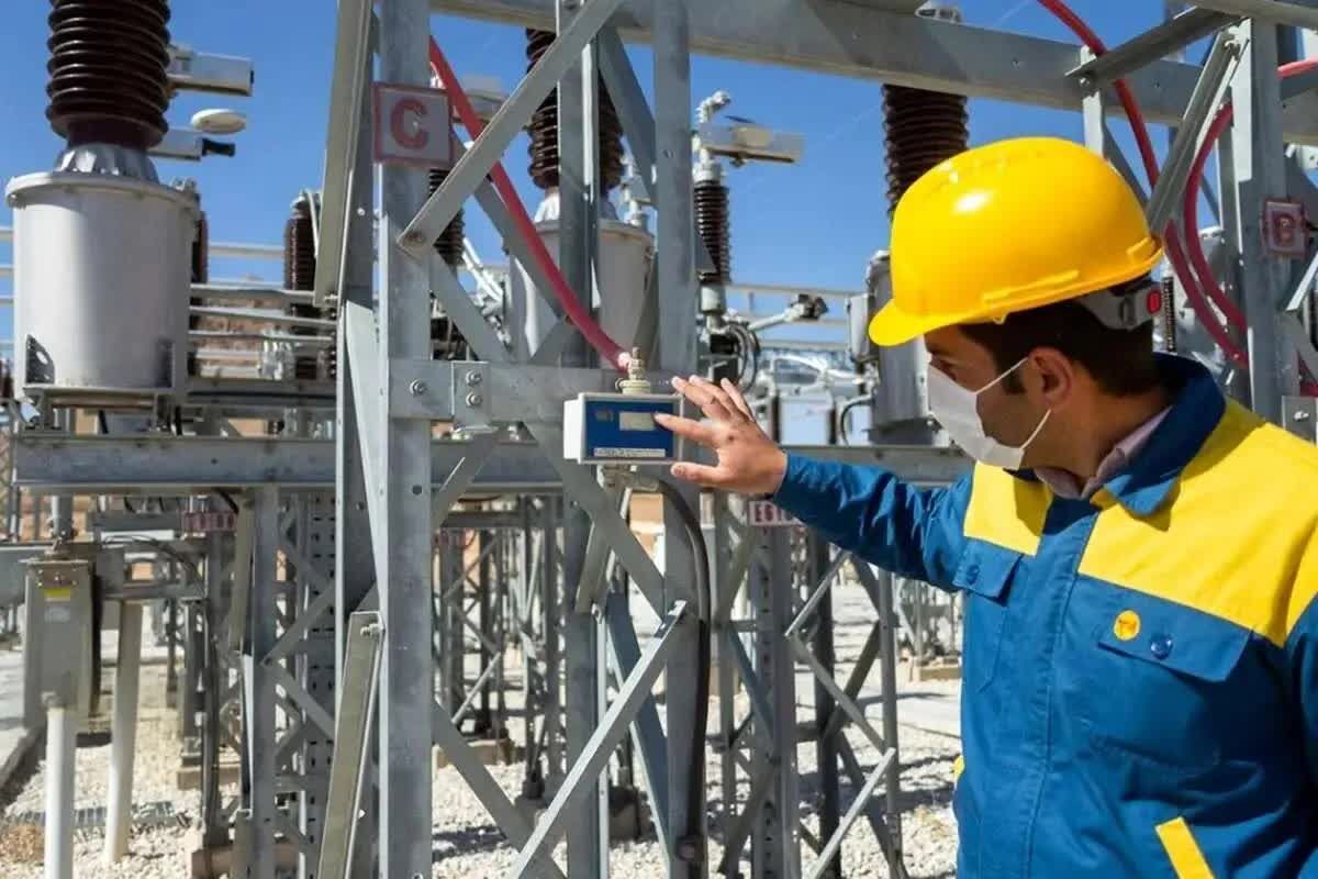 سپاه: حال که آمریکا مسیر صادرات نفت و گاز به دنیا از اقیانوس هند را بسته، باید منتظر بسته شدن سایر مسیر‌های صادراتی که منافع ایالات متحده و هم‌پیمانان او را تأمین می‌کند، باشد/ صادرات نفت و گاز منطقه یا برای همه، یا برای هیچکس